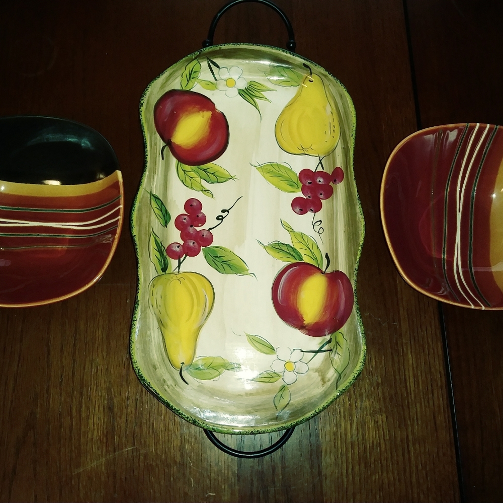 HOME TRENDS SERVE TRAY & 2 BOWLS.